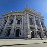 Charmante Hofwohnung Im Herzen Von Wien